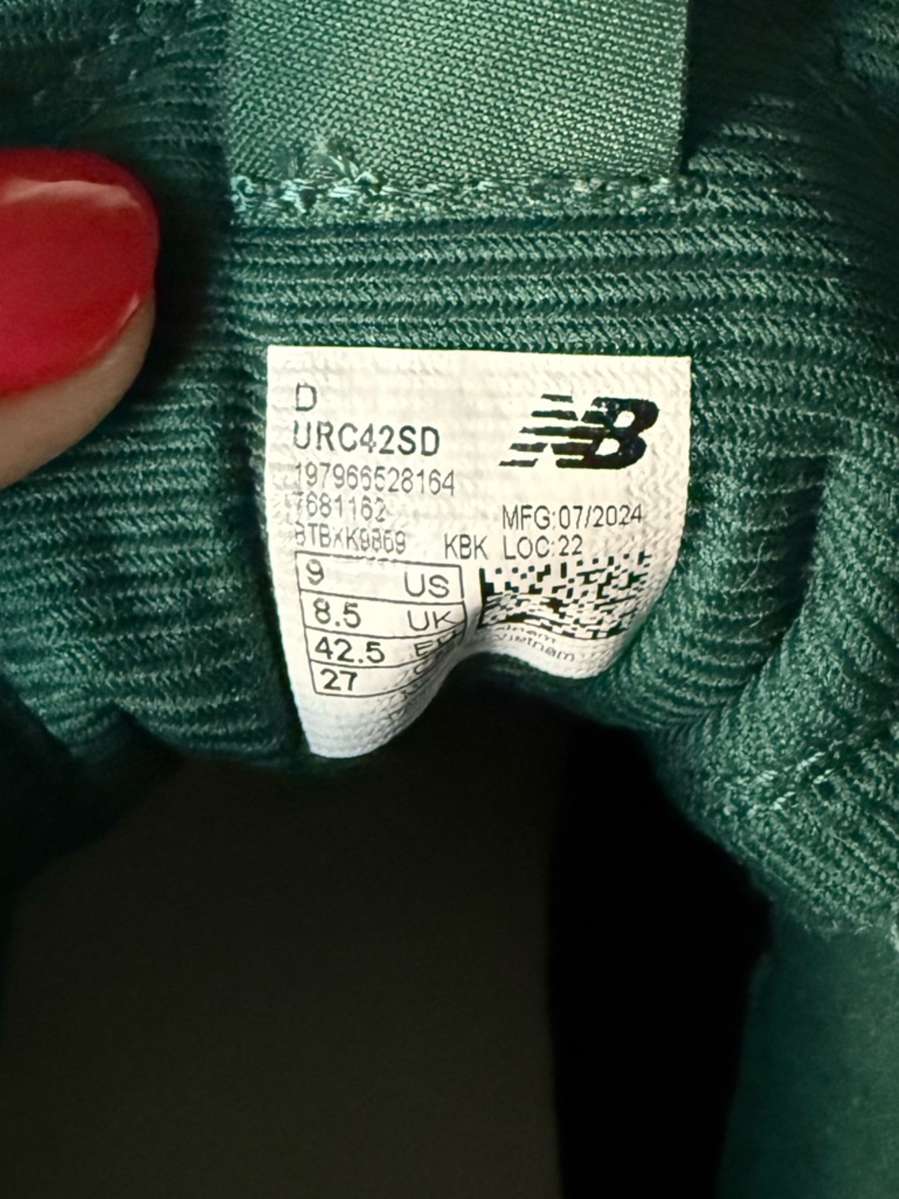 New Balance Men's Green Suede Sneakers with White Logo - Picture 8 of 8